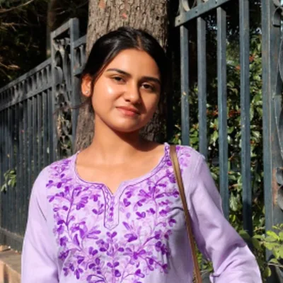 Yashika Gupta — home tutor in Lucknow